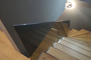 Wir verleihen Ihrem Glasgeländer frischen Glanz